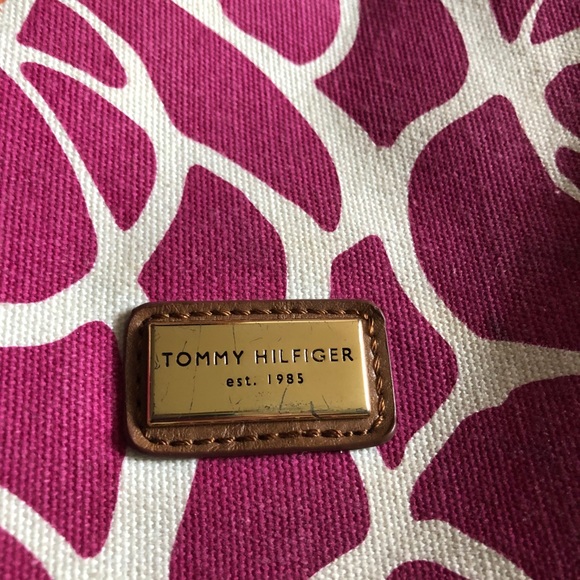 Tommy Hilfiger Spring Floral Canvas Tote - Picture 6 of 8